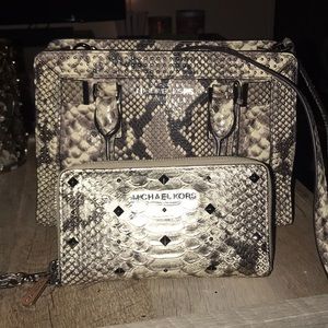 AUTHENTIC MK Purse with matching wallet
